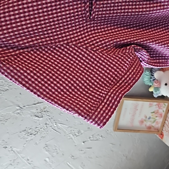 Eddie Bauer seersucker button-down shirt.  Size XL. - Picture 4 of 7